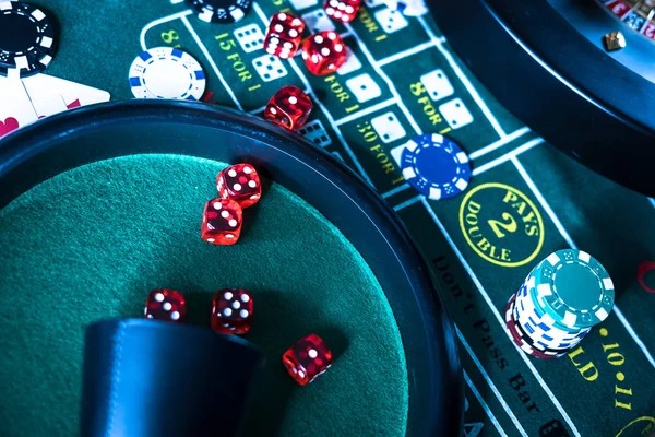 Live blackjack table view on 7svip mobile app showing dealer camera and betting panel
